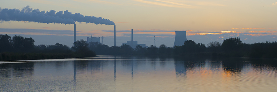 Onder de rook van de Amercentrale