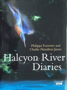 Het boek 'Halcyon River Diaries' van Philippa Forester en Charlie Hamilton James